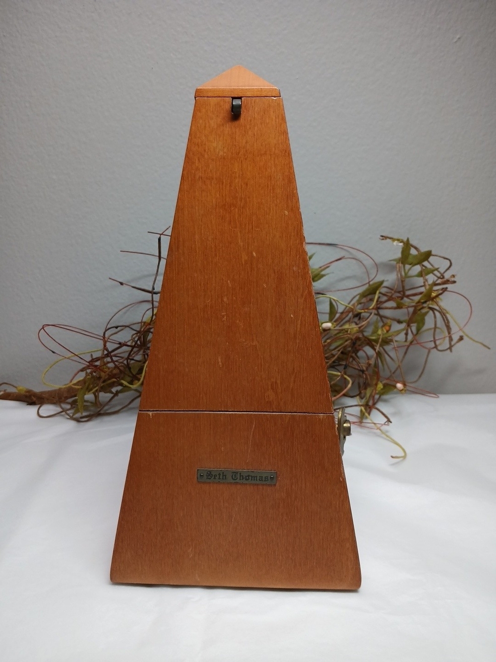 Seth Thomas Wood Pyramid Metronome in Brown